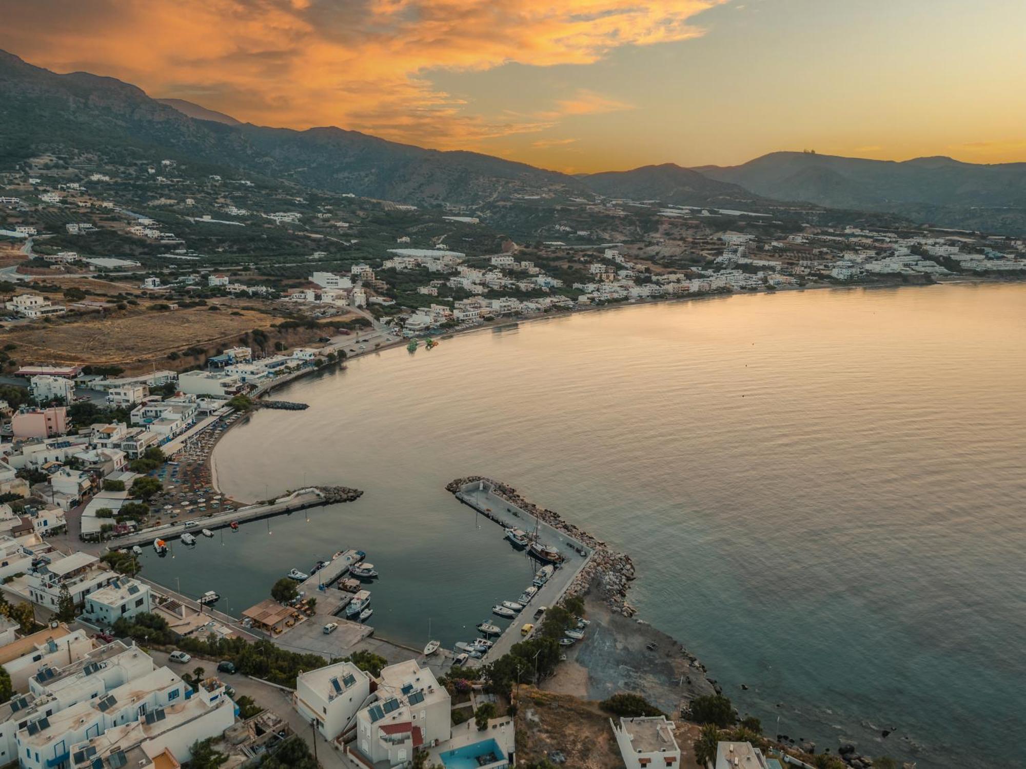 Plakakia Luxury Apartments Makrýgialos 외부 사진